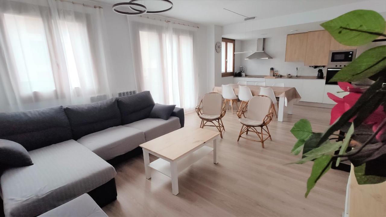 Jardin Araguas Apartment Villanua Ngoại thất bức ảnh